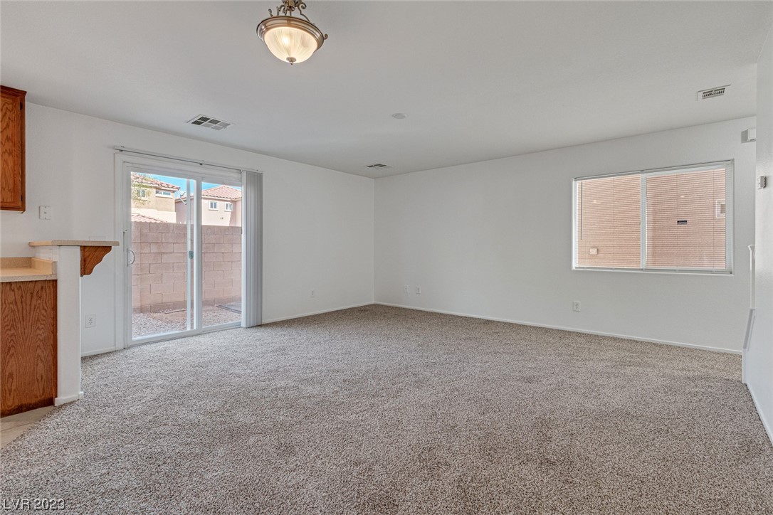 8254 Time Machine Avenue Las Vegas, NV 89113 - Photo 12 of 44