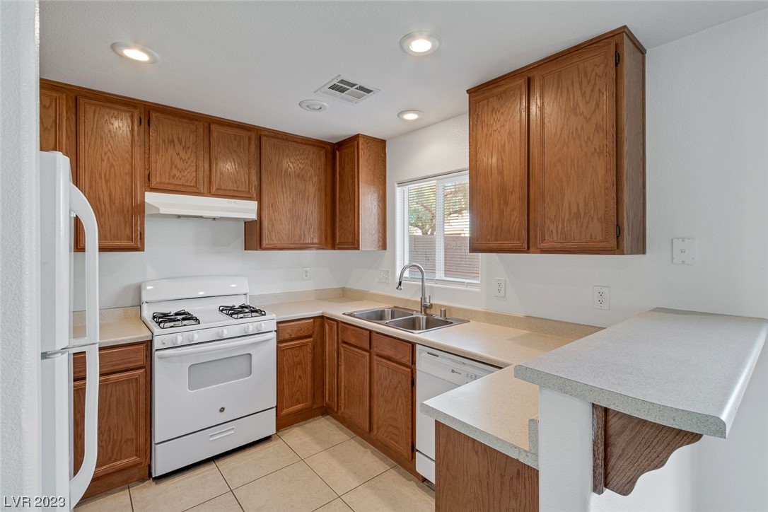 8254 Time Machine Avenue Las Vegas, NV 89113 - Photo 13 of 44