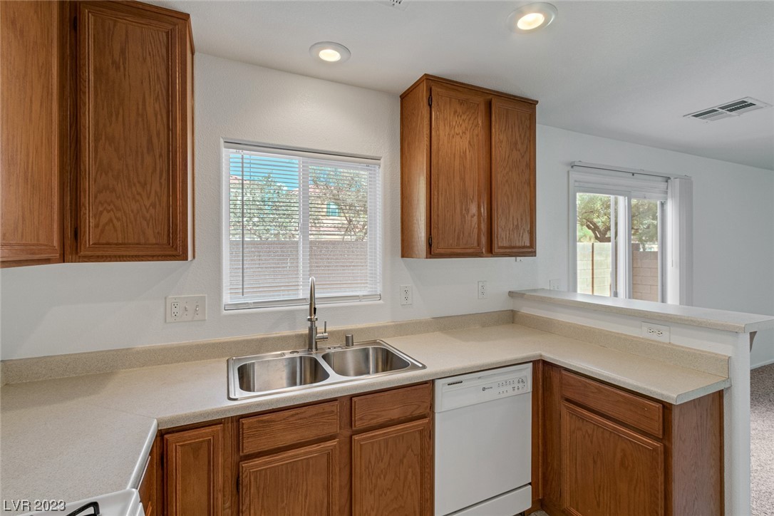 8254 Time Machine Avenue Las Vegas, NV 89113 - Photo 15 of 44