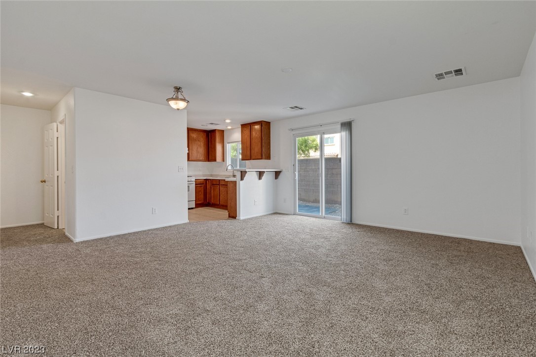 8254 Time Machine Avenue Las Vegas, NV 89113 - Photo 10 of 44