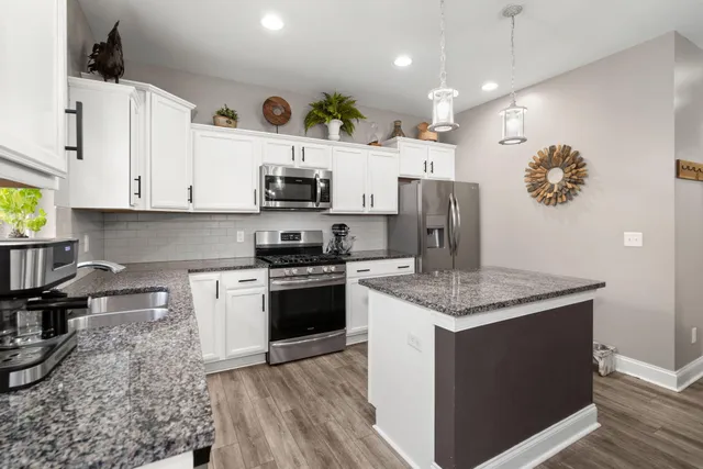 $3,800 | 65 Folly Rd Boulevard, Charleston, SC 29407