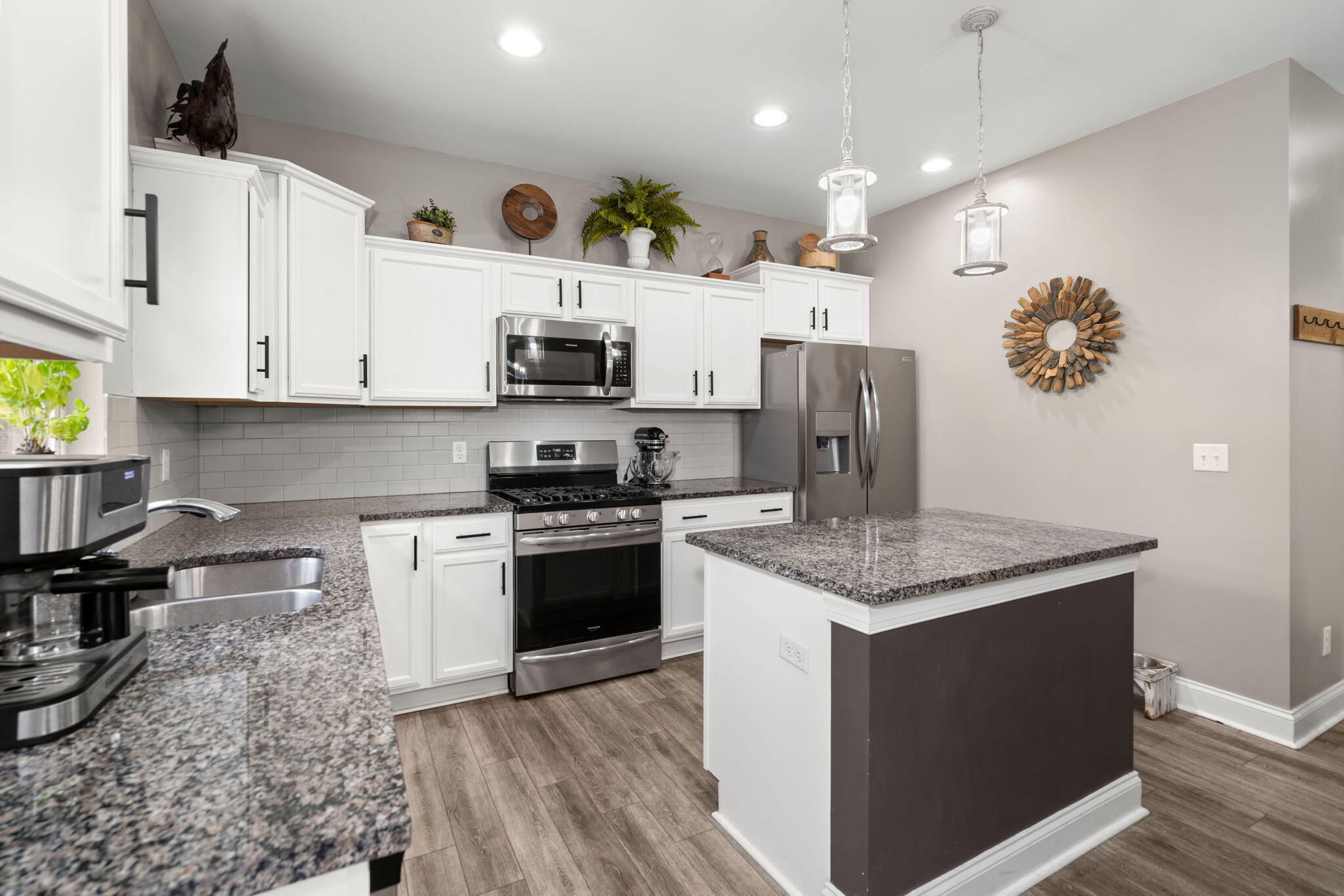 65 Folly Rd Boulevard Charleston, SC 29407 - Photo 12 of 33 11