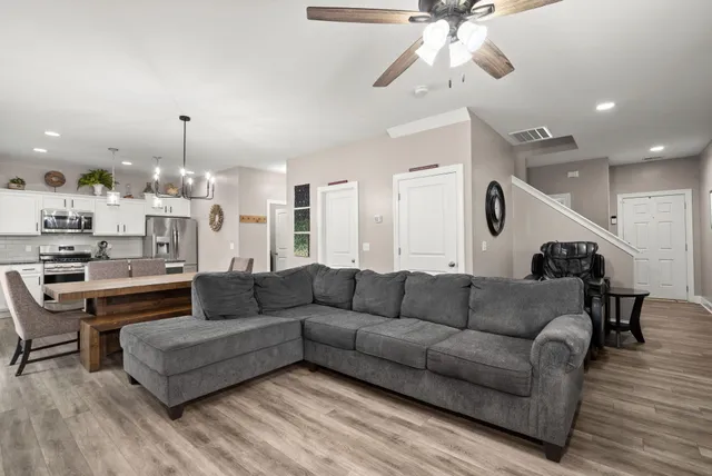 $3,800 | 65 Folly Rd Boulevard, Charleston, SC 29407