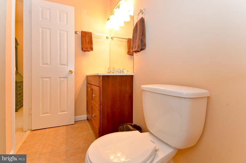 9244 Sprucewood Road Burke, VA 22015 - Photo 13 of 18 Bath