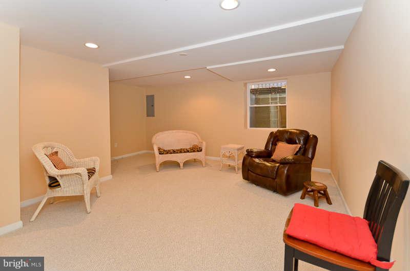9244 Sprucewood Road Burke, VA 22015 - Photo 17 of 18 Interior (General)