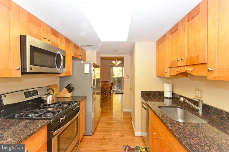 9244 Sprucewood Road Burke, VA 22015 - Photo 8 of 18 Kitchen