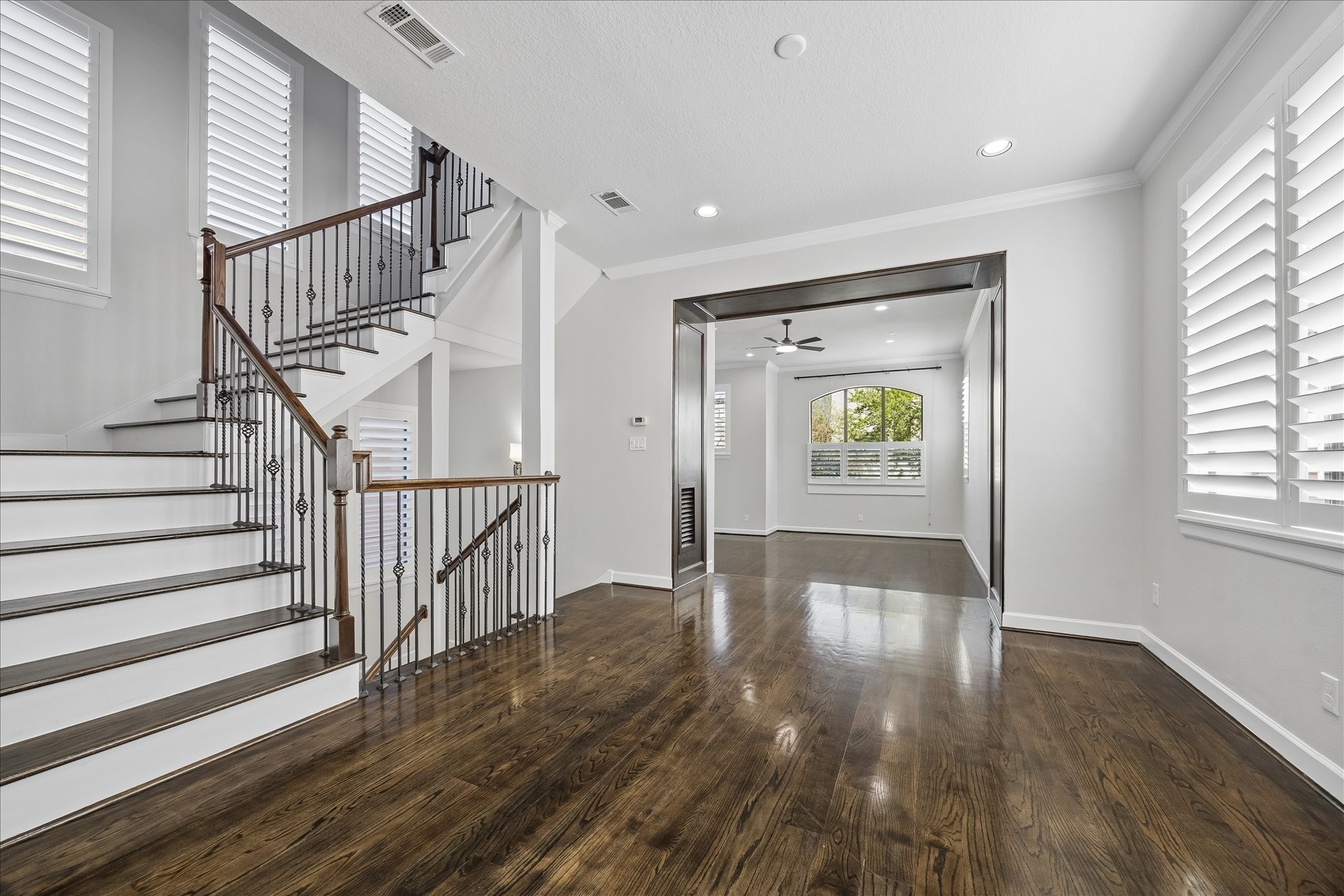 709 Herkimer Street Houston, TX 77007 - Photo 10 of 31 a view of entryway with wooden floor