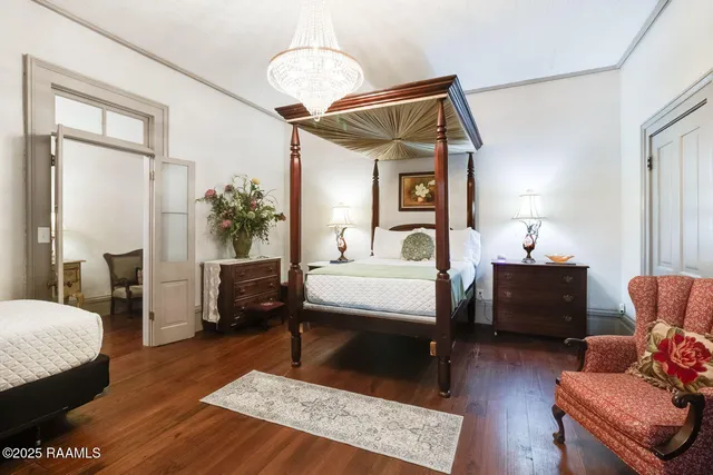 $750,000 | 130 South Main Street, St. Martinville, LA 70582