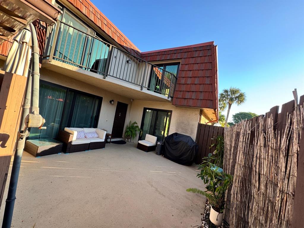 8535 Boca Rio Drive Boca Raton, FL 33433 - Photo 4 of 37