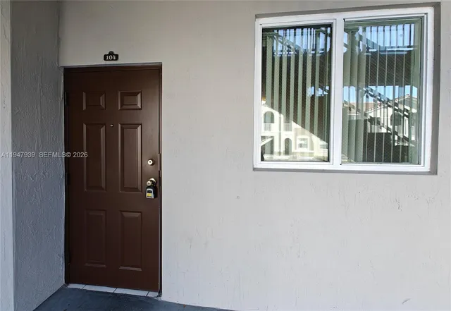 a view of an entryway of the house