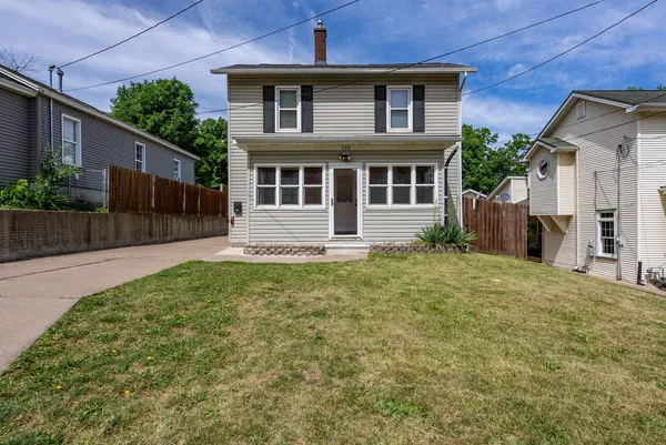 $159,900 | 526 31st Street, Rock Island, IL 61201