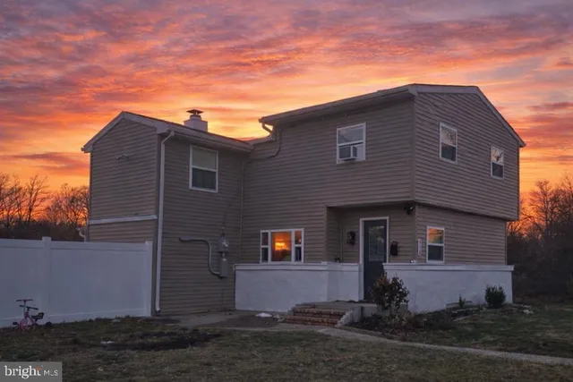 $375,000 | 516 10th Avenue, Lindenwold, NJ 08021