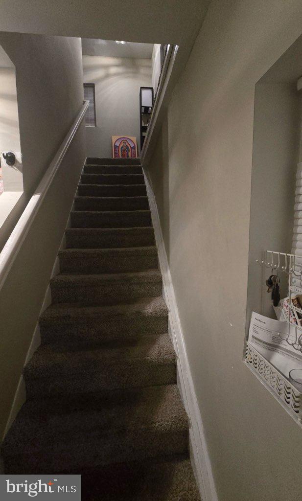 516 10th Avenue Lindenwold, NJ 08021 - Photo 3 of 7 a view of entryway