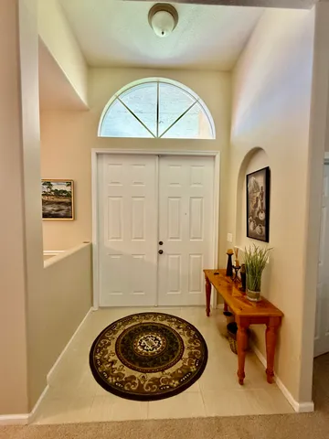 a view of livingroom with furniture
