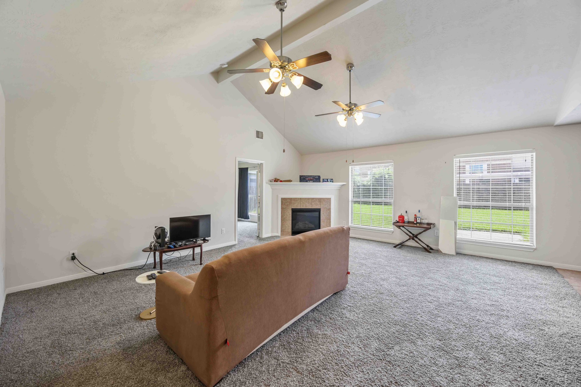 6802 Travis Street Manvel, TX 77578 - Photo 7 of 16 Living Room