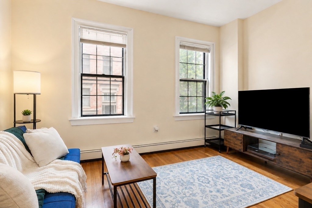 28 Phillips Street, Unit 1 Boston, MA 02114 - Photo 3 of 12