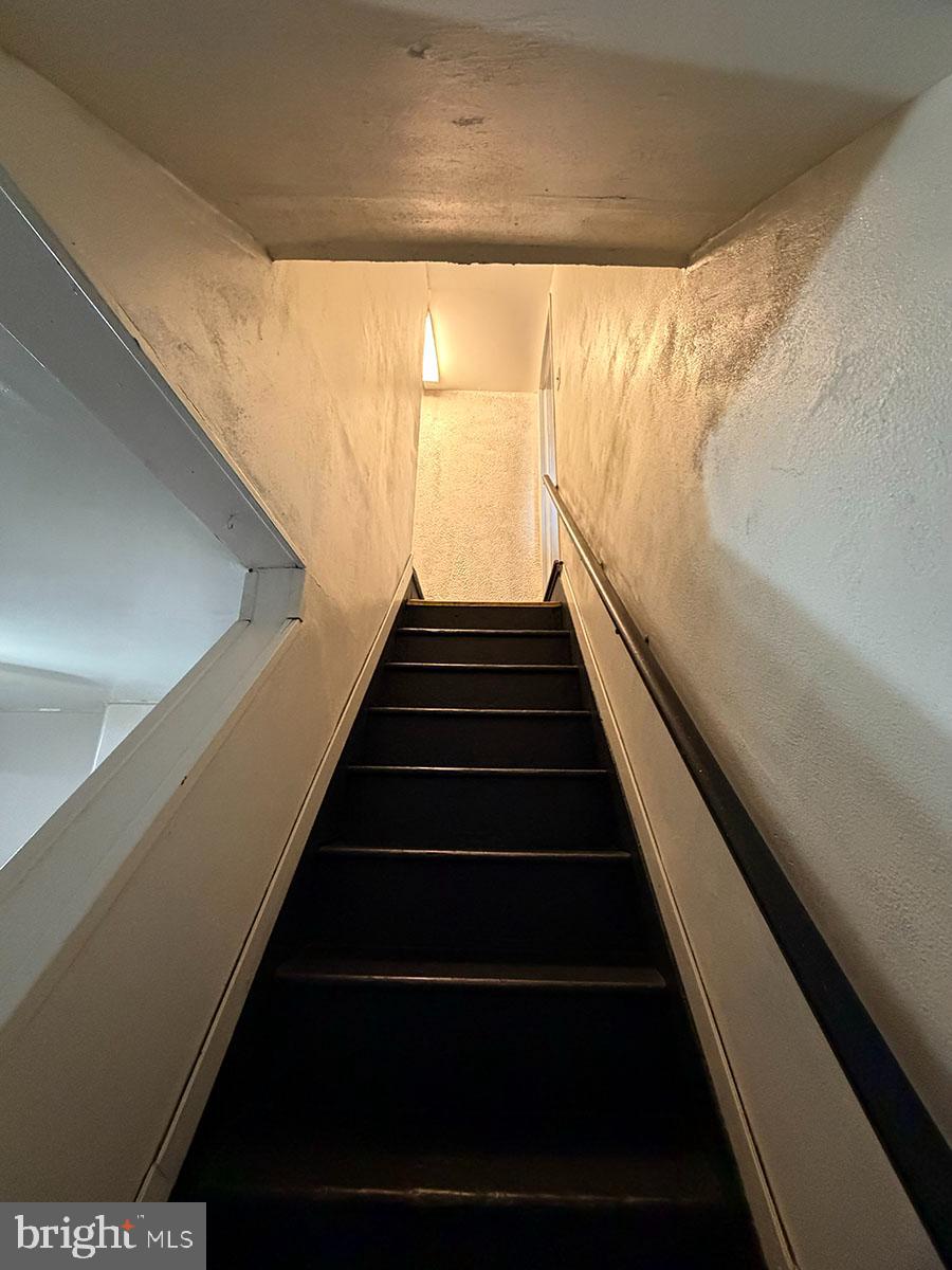 2736 A Street Philadelphia, PA 19134 - Photo 8 of 24 a view of entryway