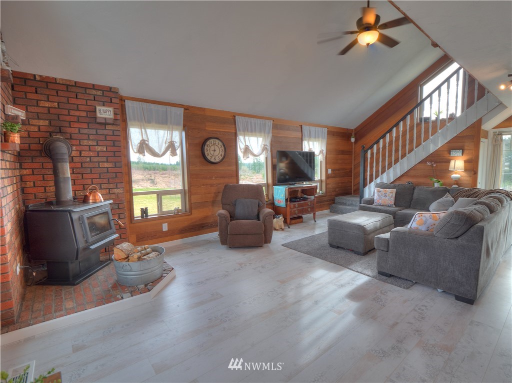 22110 Summers Road Centralia, WA 98531 - Photo 7 of 40