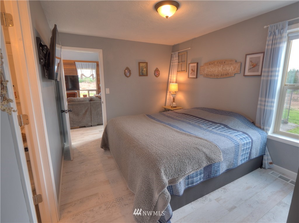 22110 Summers Road Centralia, WA 98531 - Photo 9 of 40