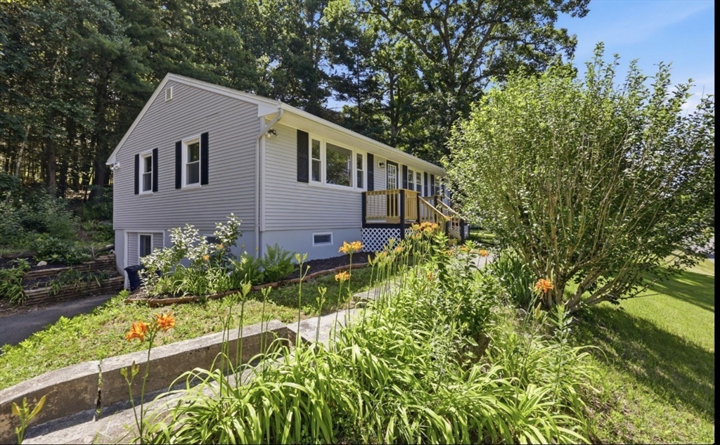 71 Beech Street Palmer, MA 01069 - Photo 3 of 38