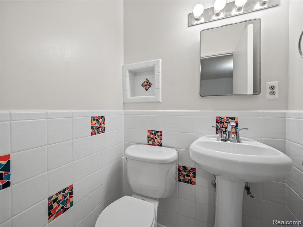 1195 Derby Road, Unit 8 Birmingham, MI 48009 - Photo 19 of 32