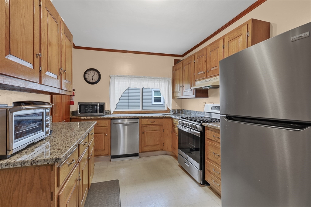 32 Beloit Road Dedham, MA 02026 - Photo 4 of 26 Gallery Image 4