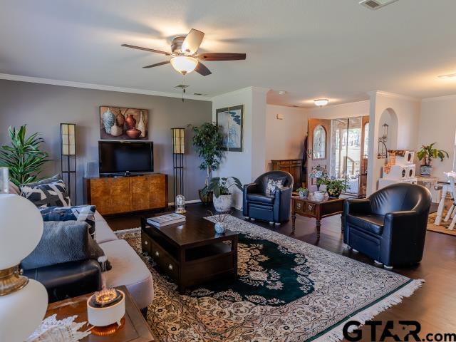 495 Wilcox Drive Rusk, TX 75785 - Photo 13 of 36