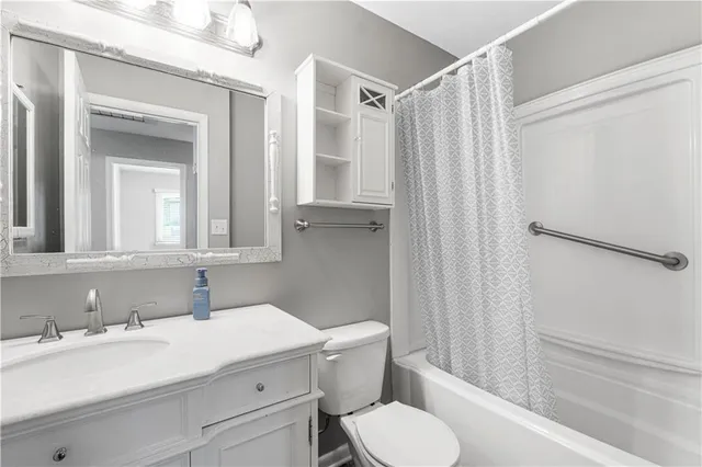 $285,000 | 2800 South Cedar Crest Terrace, Independence, MO 64057