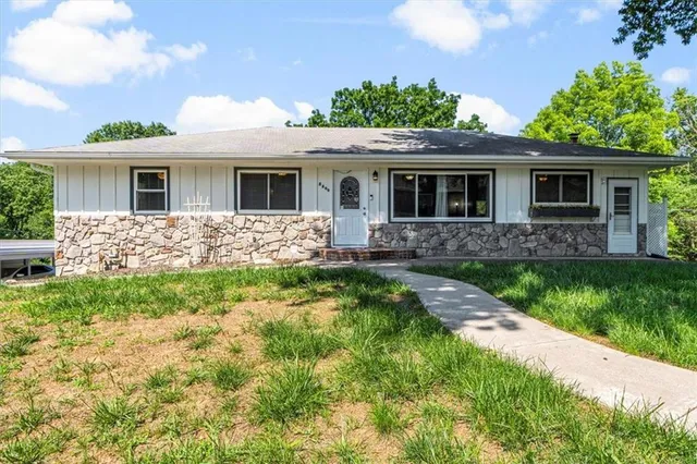 $285,000 | 2800 South Cedar Crest Terrace, Independence, MO 64057