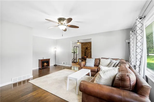 $285,000 | 2800 South Cedar Crest Terrace, Independence, MO 64057