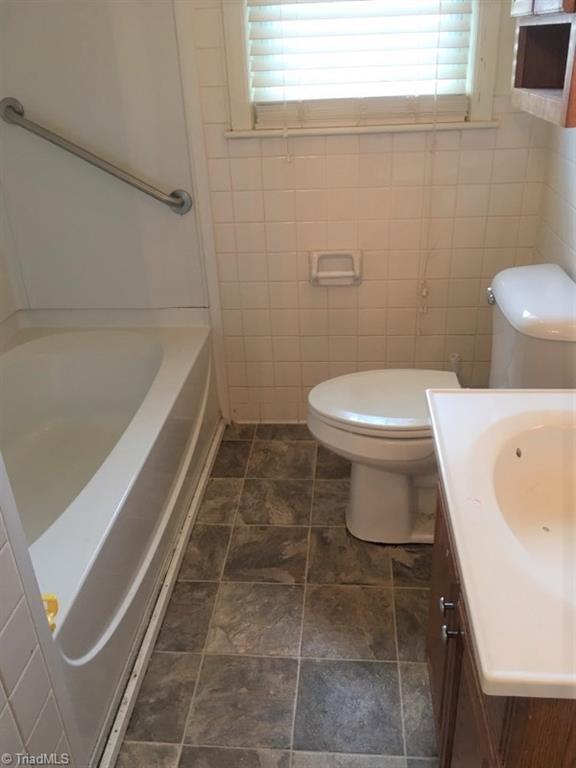 885 Morgan Road Eden, NC 27288 - Photo 8 of 16 Gallery Image 8