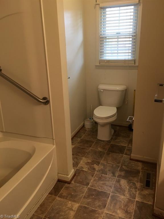 885 Morgan Road Eden, NC 27288 - Photo 10 of 16 Gallery Image 10