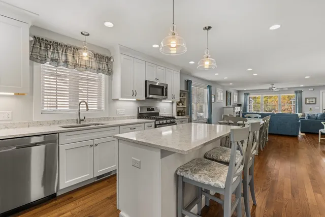 $765,000 | 27 Mulberry Lane, Epping, NH 03042