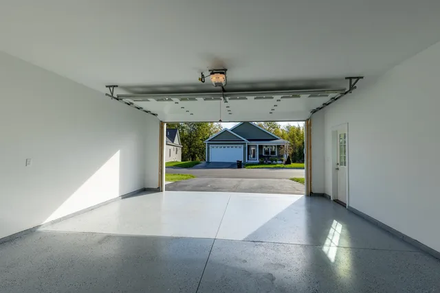 $765,000 | 27 Mulberry Lane, Epping, NH 03042