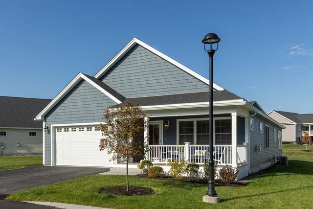 $765,000 | 27 Mulberry Lane, Epping, NH 03042