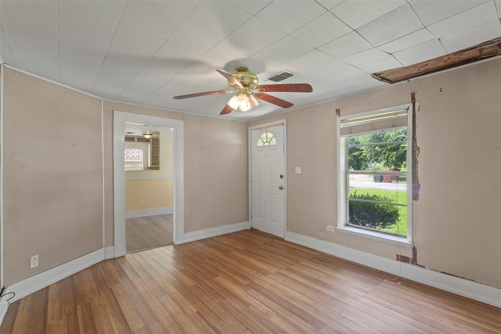 829 West 9th Street Bonham, TX 75418 - Photo 2 of 30