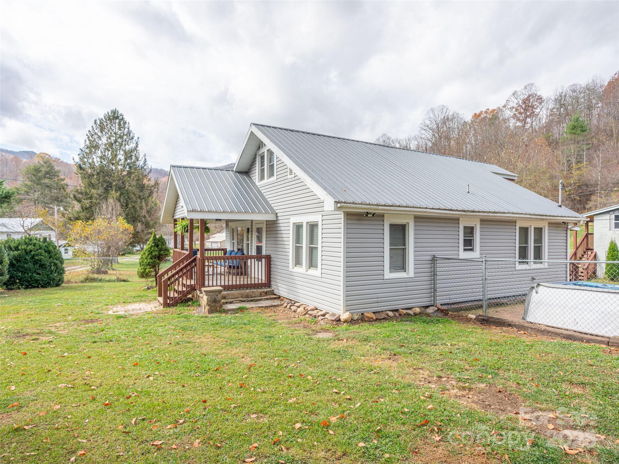 31 Black Branch Road Canton, NC 28716 - Photo 10 of 48 Gallery Image 10