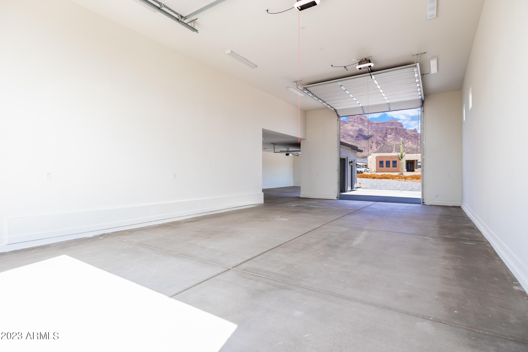 522 North Sun Road Apache Junction, AZ 85119 - Photo 10 of 46 a view of an empty room