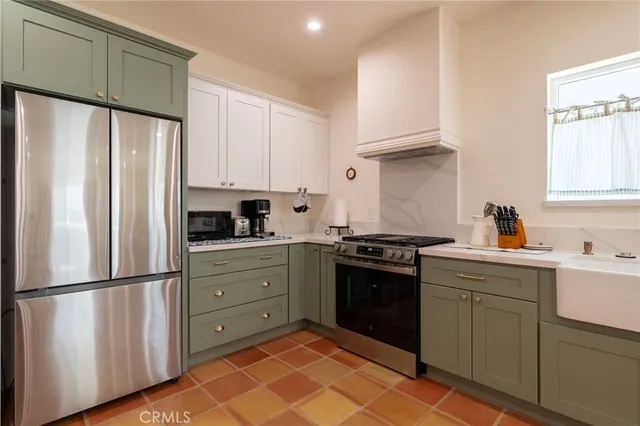 $5,500 | 613 West Olive Avenue, Unit 1, Monrovia, CA 91016