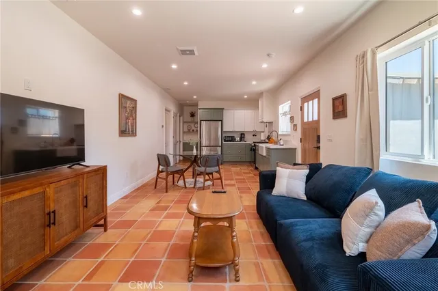 $5,500 | 613 West Olive Avenue, Unit 1, Monrovia, CA 91016