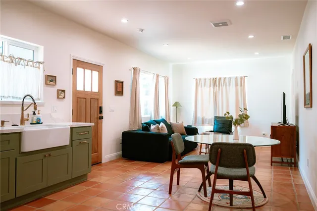 $5,500 | 613 West Olive Avenue, Unit 1, Monrovia, CA 91016