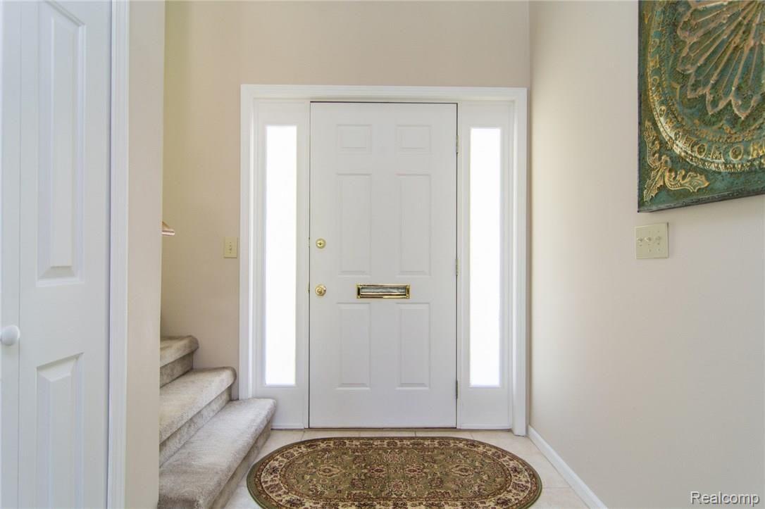 610 North State Street Howell, MI 48843 - Photo 3 of 44 DSC_1608.jpg