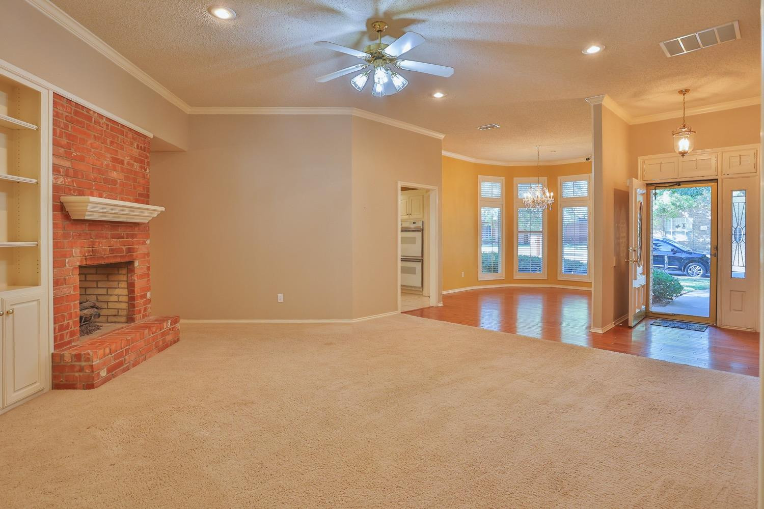 5713 83rd Lane Lubbock, TX 79424 - Photo 5 of 43 Photo 5