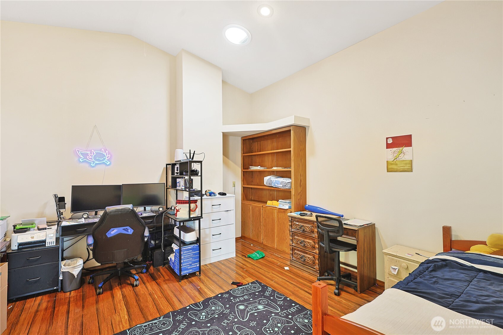447 Boistfort Road Curtis, WA 98538 - Photo 22 of 40 a bedroom with a bed and a tv