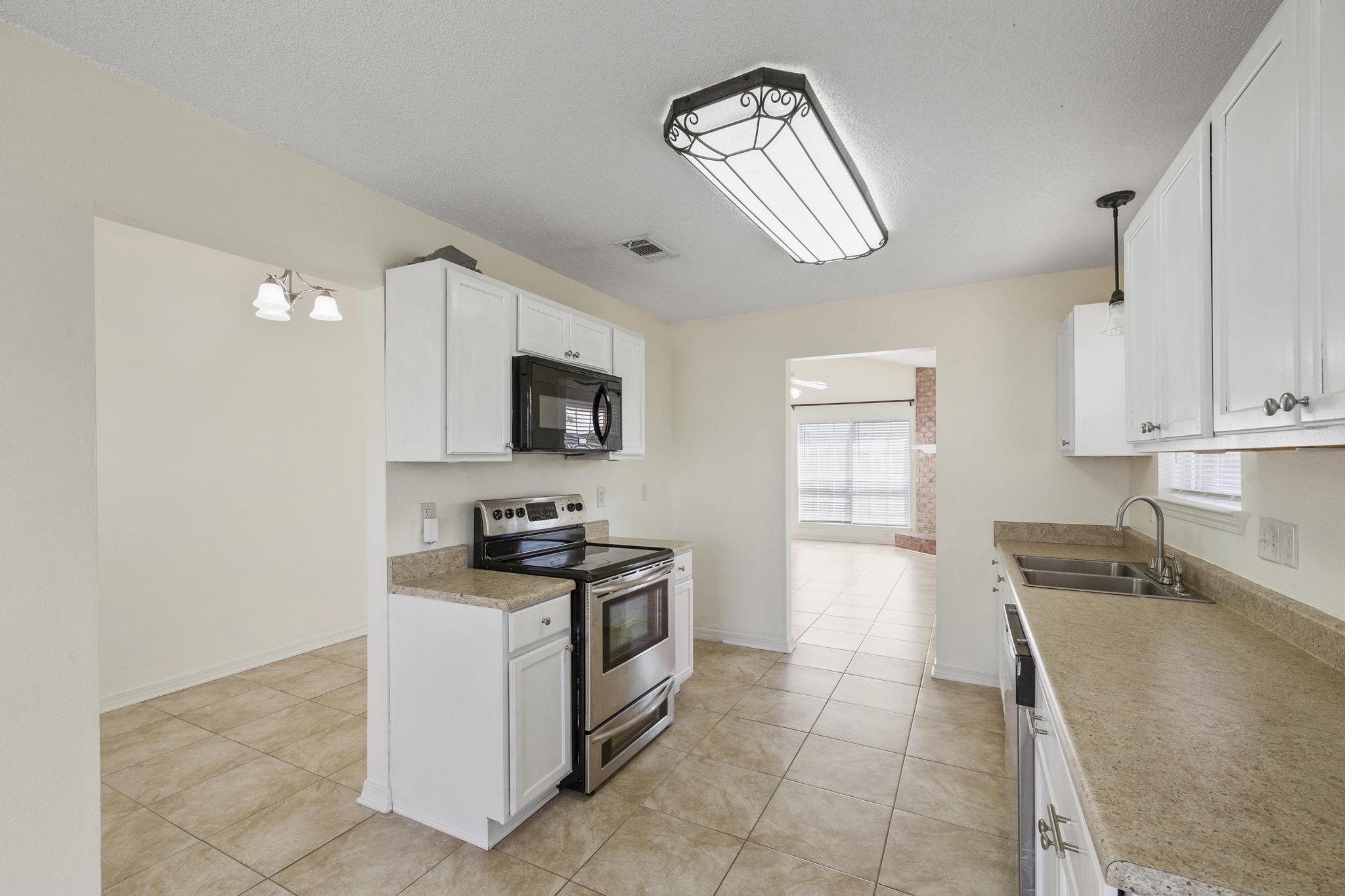 4769 Ribault Lane Milton, FL 32570 - Photo 10 of 33 7Y9A3152