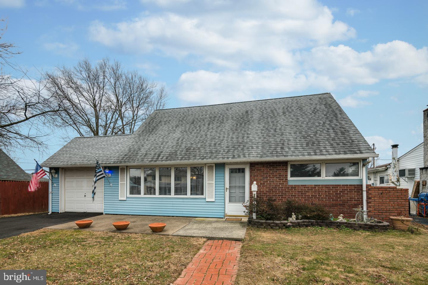 104 Plumtree Road Levittown, PA 19056 - Photo 3 of 25 Gallery Image 3