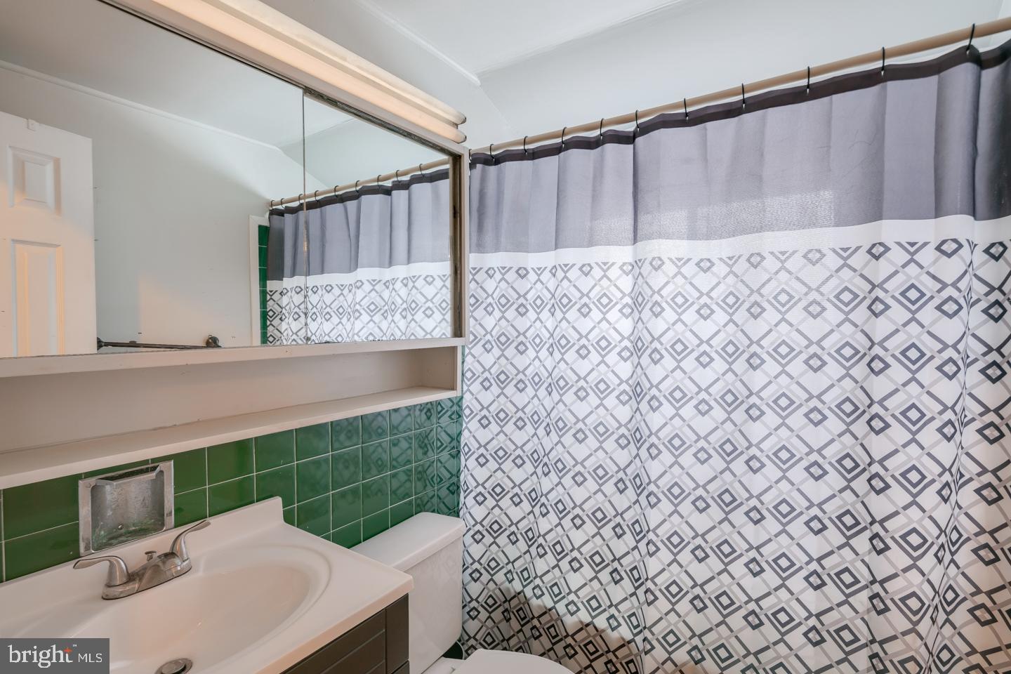 104 Plumtree Road Levittown, PA 19056 - Photo 23 of 25 Gallery Image 23