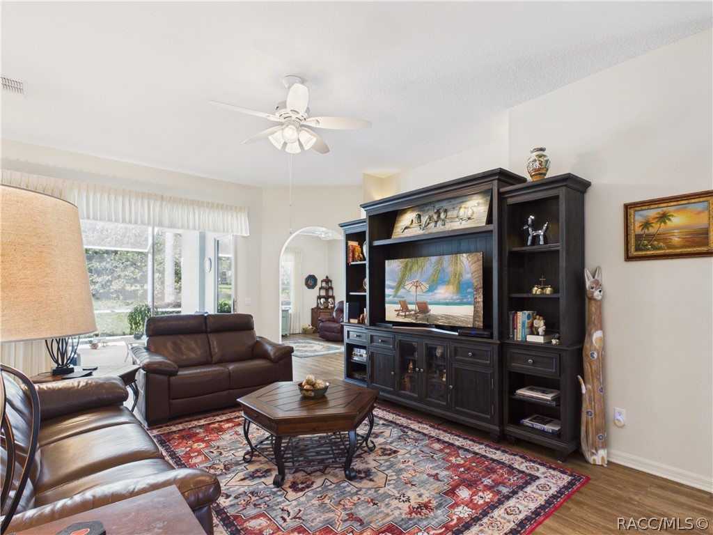 42 Byrsonima Loop Homosassa, FL 34446 - Photo 8 of 50 LIVING ROOM 1
