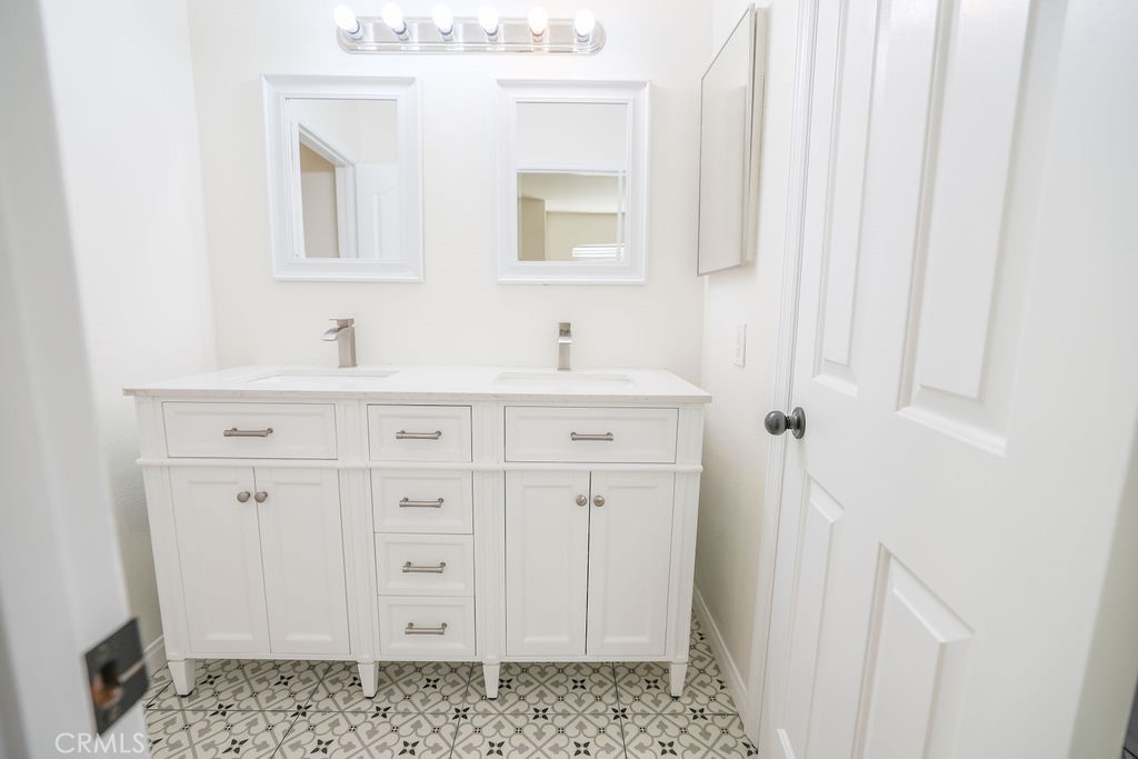 19530 Chinotto Lane Riverside, CA 92508 - Photo 31 of 50 Upstairs Bathroom (2)