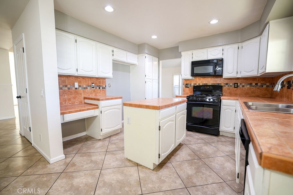 19530 Chinotto Lane Riverside, CA 92508 - Photo 9 of 50